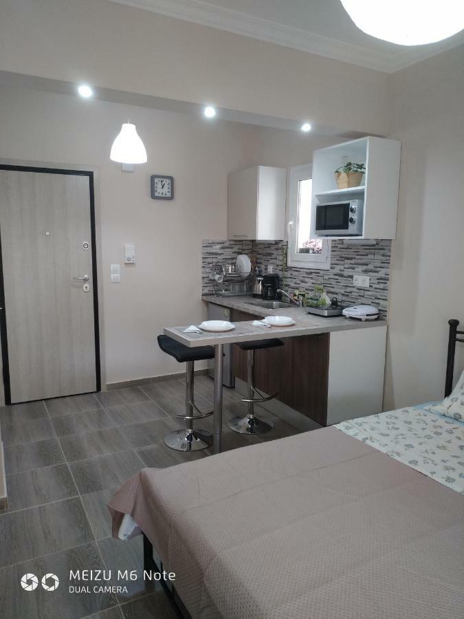 7 Stars Near Metro Apartamento Atenas Exterior foto