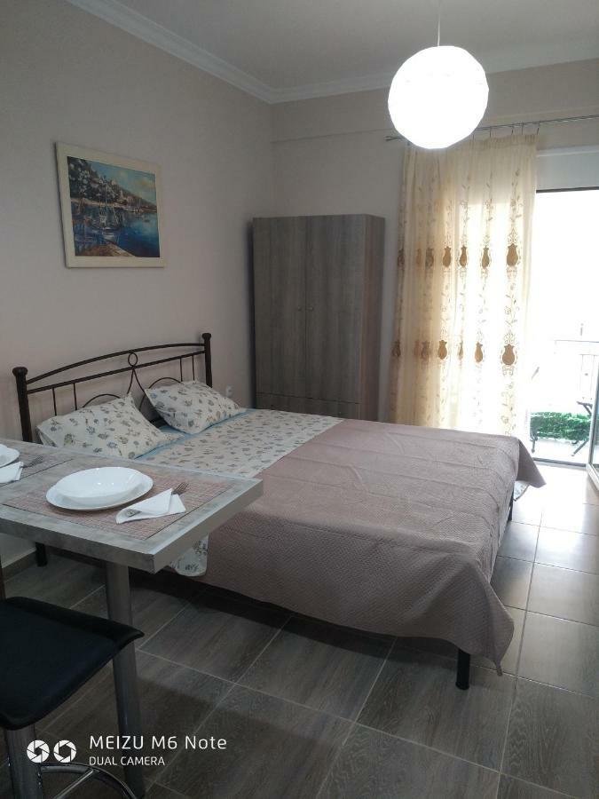 7 Stars Near Metro Apartamento Atenas Exterior foto